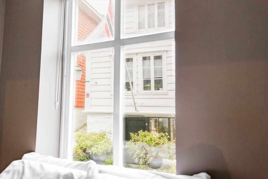 New! Modern Apartment In Historic Area Of Bergen! Екстер'єр фото