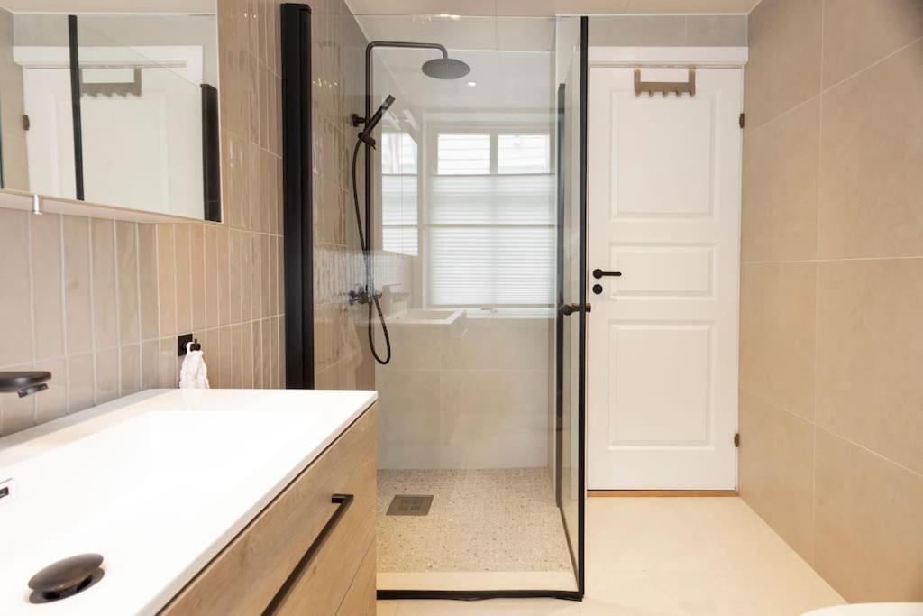 New! Modern Apartment In Historic Area Of Bergen! Екстер'єр фото
