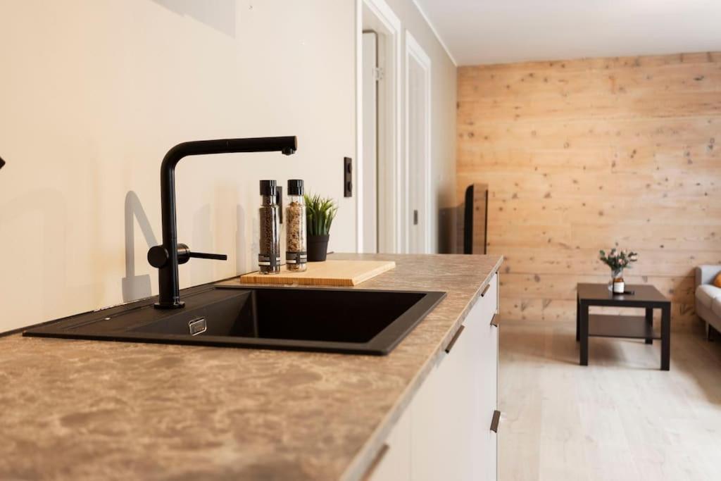 New! Modern Apartment In Historic Area Of Bergen! Екстер'єр фото